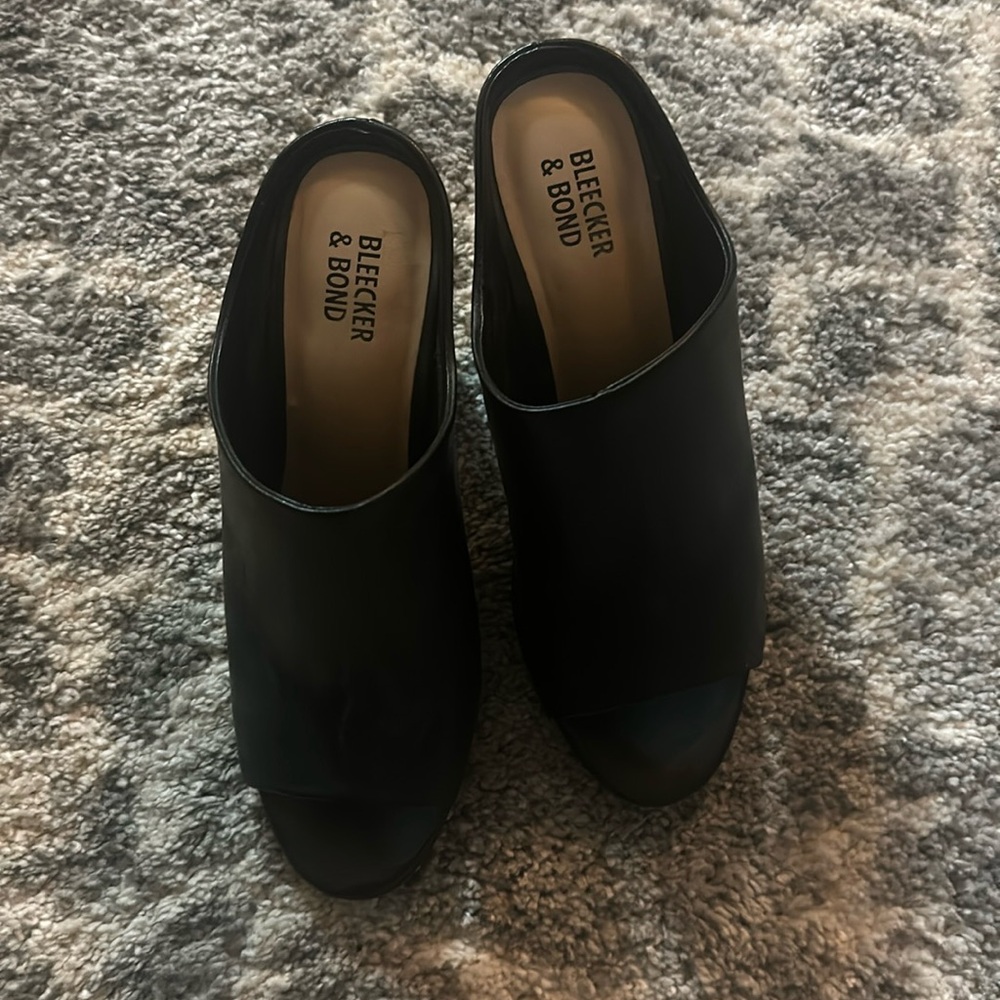 Black going out shoes. Real leather. Comfy and cute.